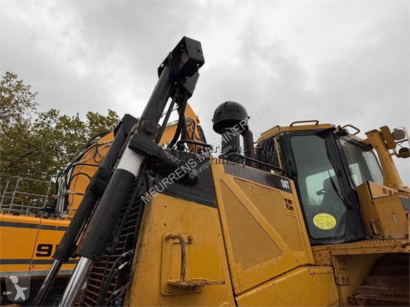 بلدوزر Caterpillar D8T