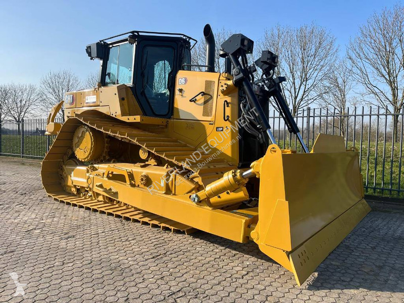 بلدوزر Caterpillar D6 new unused with factory...