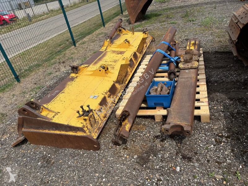 بلدوزر Komatsu Dozer, 2013 Year!!