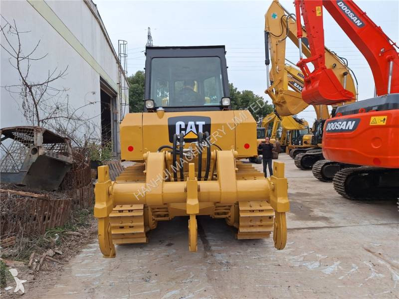 بلدوزر Caterpillar D6G2