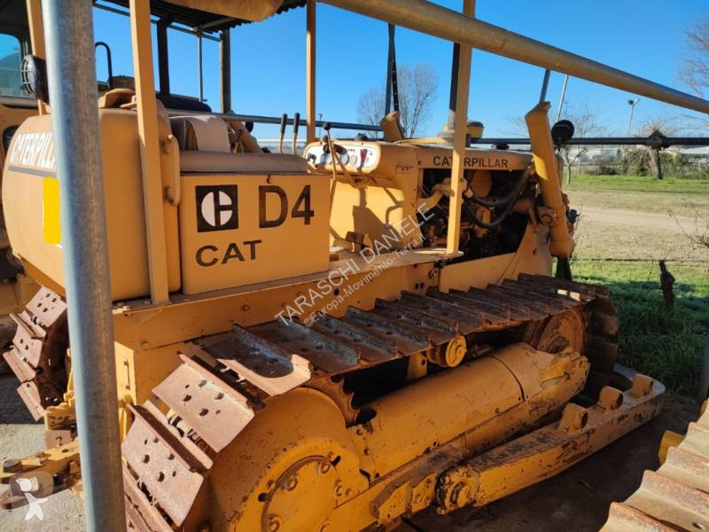 بلدوزر Caterpillar D4C