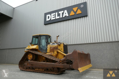 Buldożer na gąsienicach Caterpillar