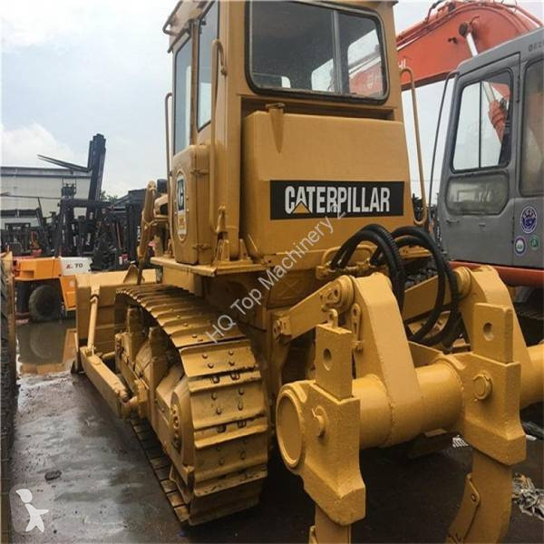 بلدوزر Caterpillar Bulldozer sur chenilles...
