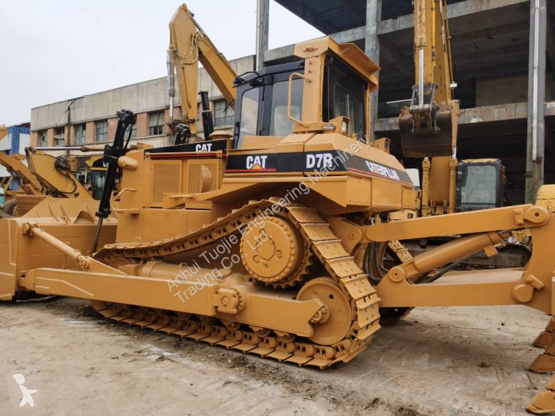 بلدوزر Caterpillar D7R