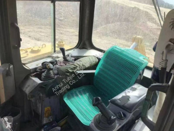 Komatsu D375