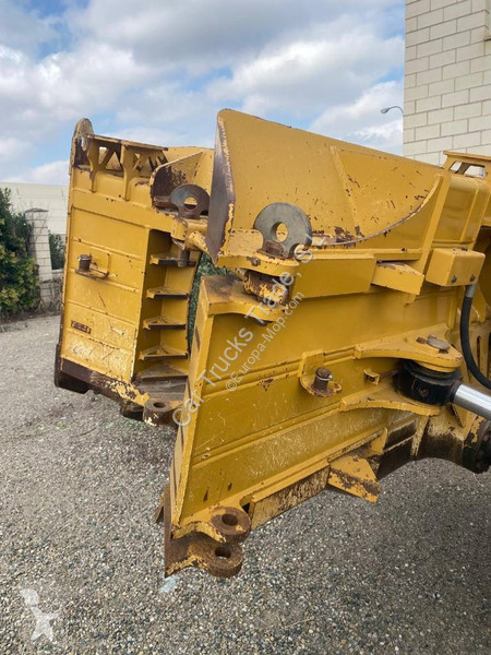 بلدوزر Caterpillar D 6