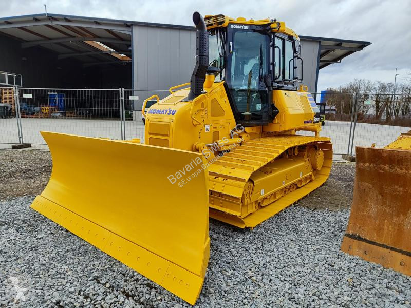 Buldozér Komatsu  D51PXi-24 NEU
