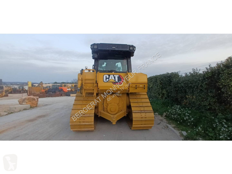بلدوزر Caterpillar D6