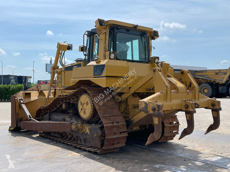 Бульдозер Caterpillar D6T