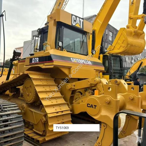بلدوزر Caterpillar D7R
