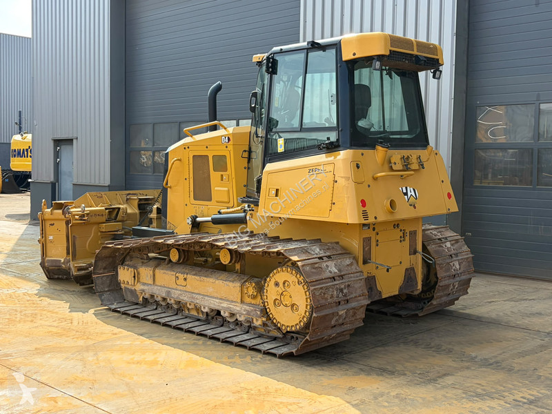 بلدوزر Caterpillar D4 LGP 15A ( / 2)