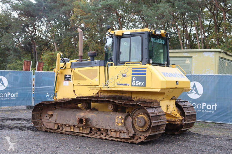 بلدوزر Komatsu