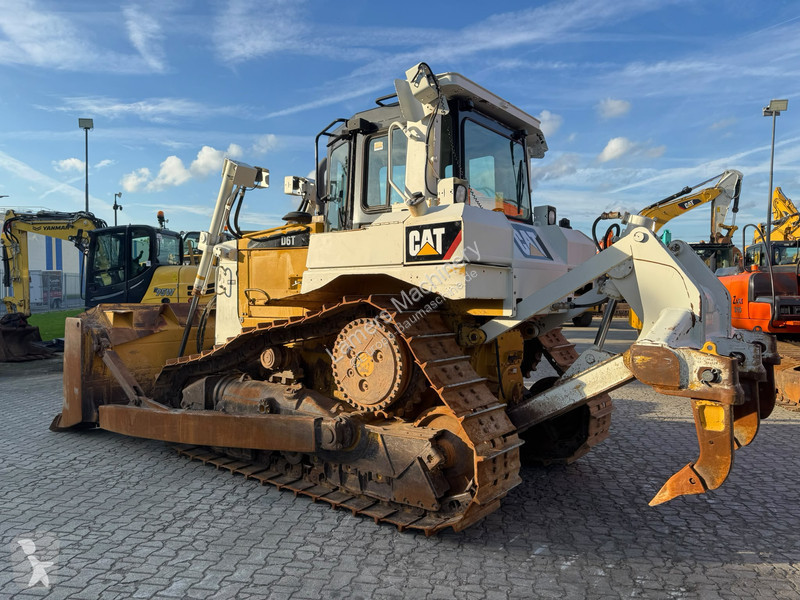 Булдозер Caterpillar .