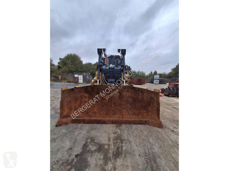بلدوزر Caterpillar D6