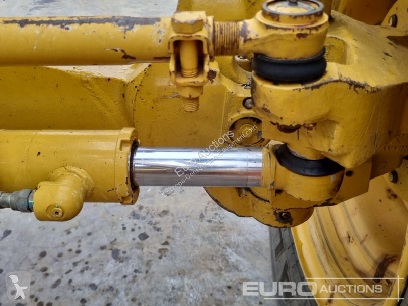 Buldozer Caterpillar 2