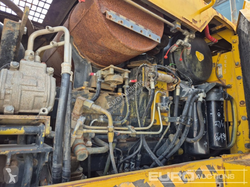 Buldozer Komatsu GD825A-2