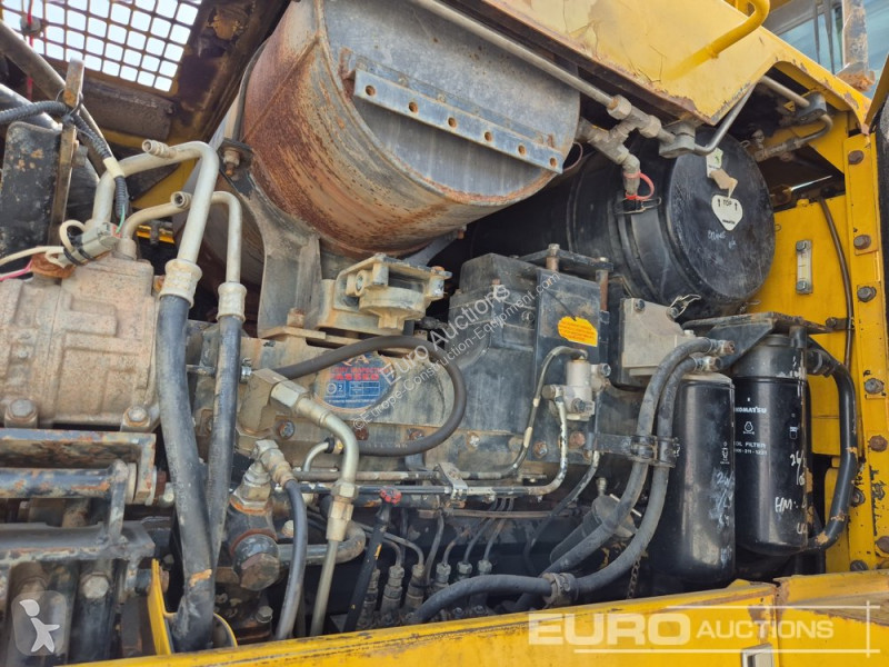 Buldozer Komatsu GD825A-2