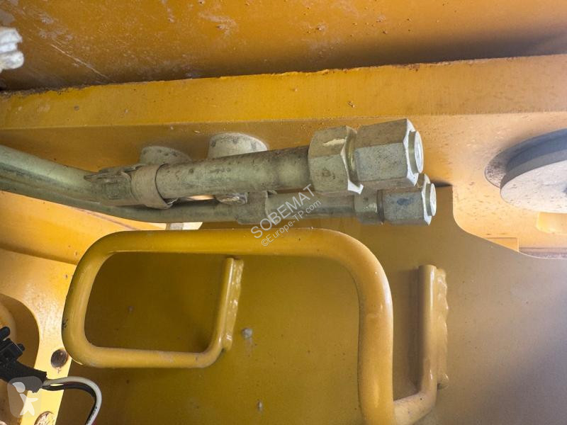 بلدوزر Caterpillar D6N
