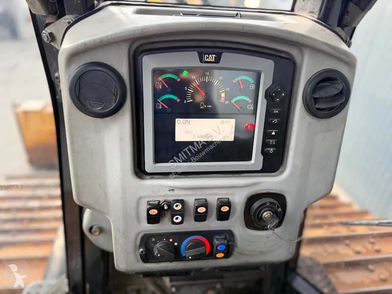 بلدوزر Caterpillar D6N