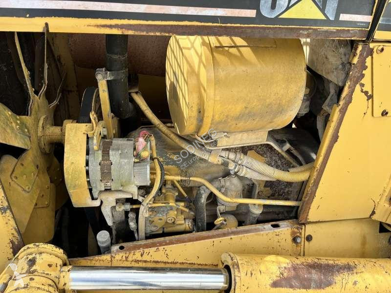 Caterpillar D6M bulldozer