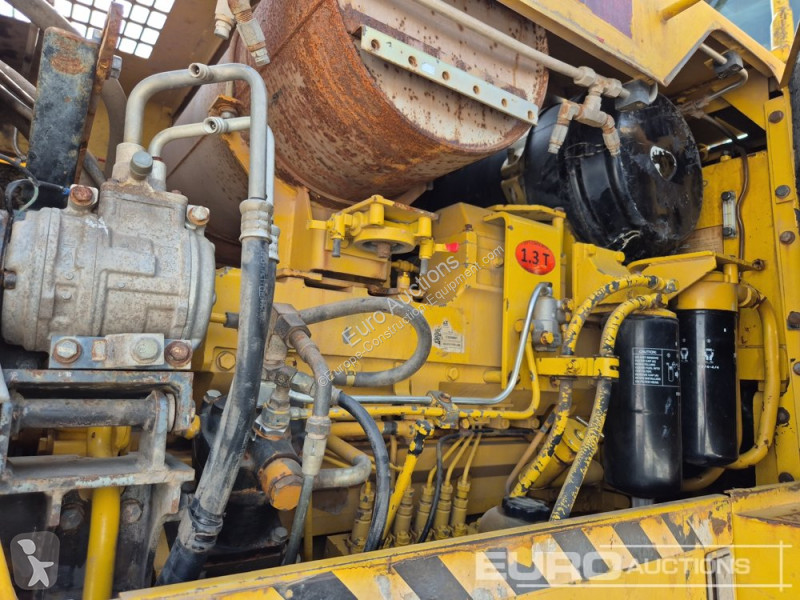 Buldozer Komatsu GD825A-2