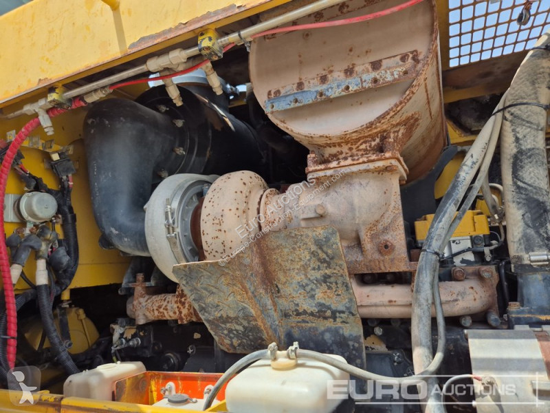 Buldozer Komatsu GD825A-2