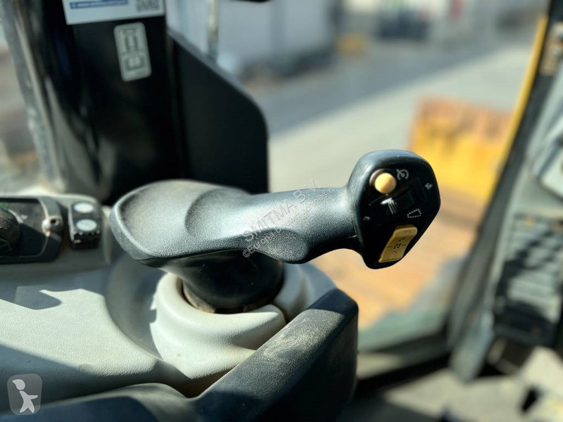 بلدوزر Caterpillar D6N