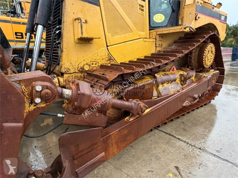 بلدوزر Caterpillar D8T