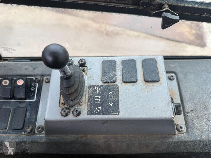 Buldózer Caterpillar XL Ripper valve // Good...