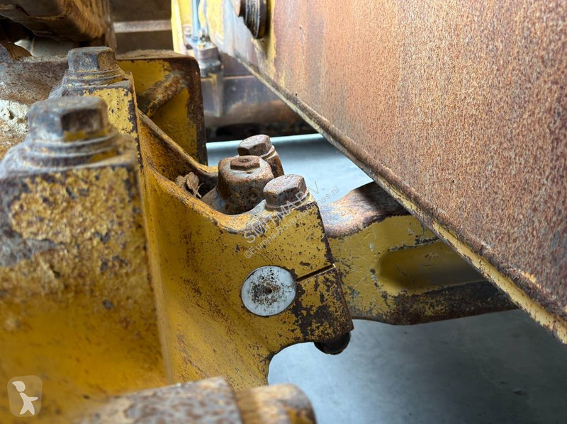 Buldozér Caterpillar - CE