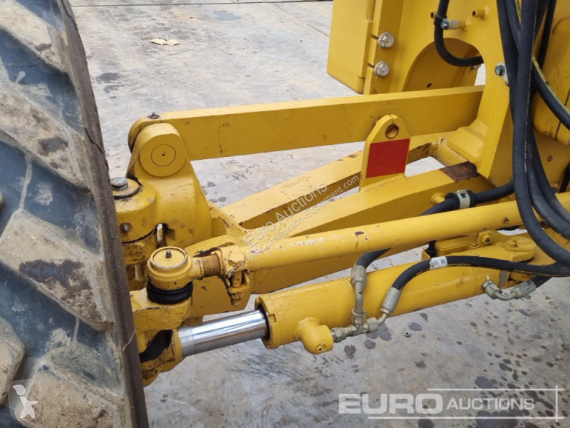 Buldozer Caterpillar 2