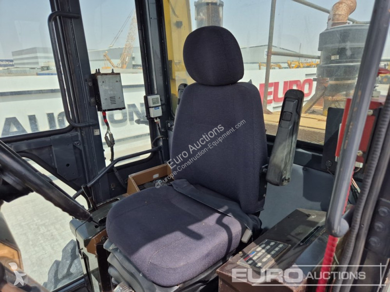 Buldozer Komatsu GD825A-2