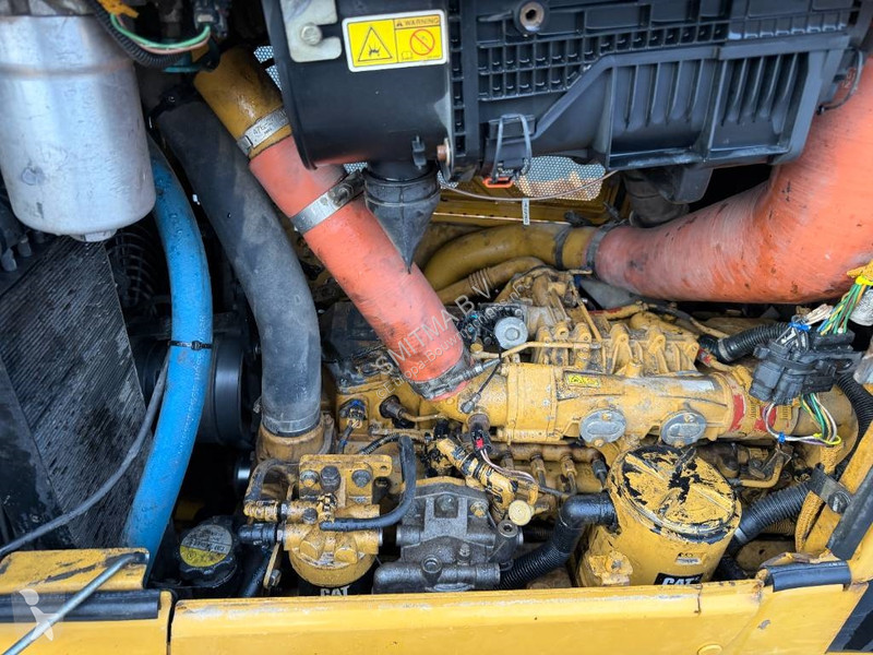 بلدوزر Caterpillar D6N