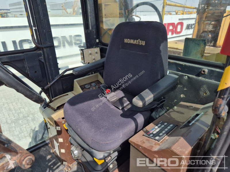 Buldozer Komatsu GD825A-2