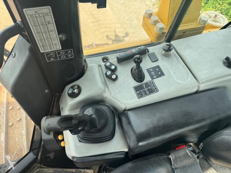 بلدوزر Caterpillar D6N