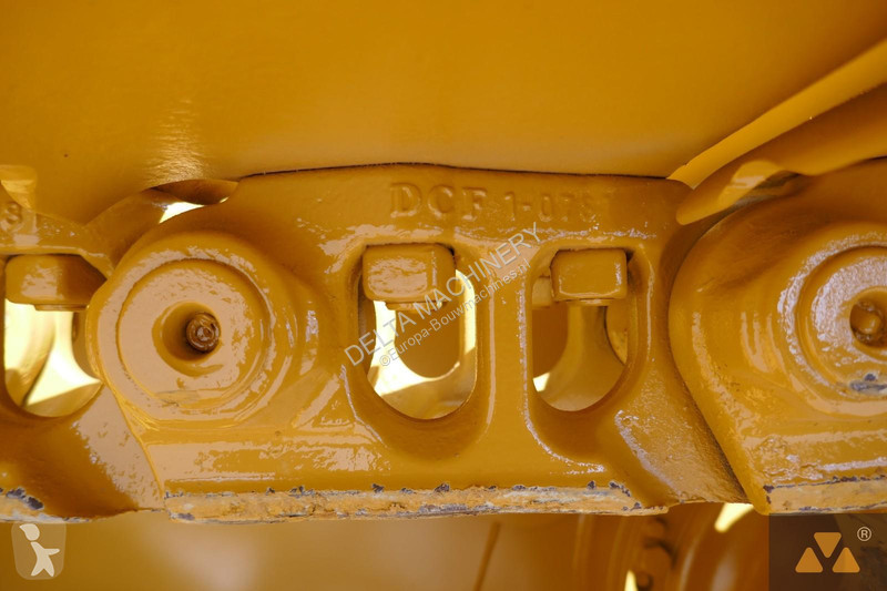 بلدوزر Caterpillar D6T