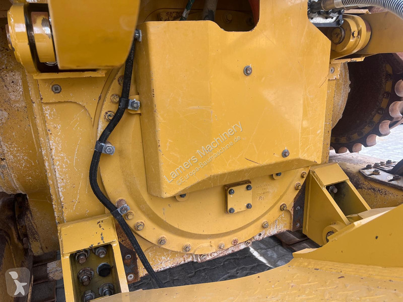 بلدوزر Caterpillar D6 XL next generation .