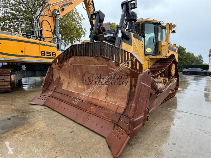 بلدوزر Caterpillar D8T