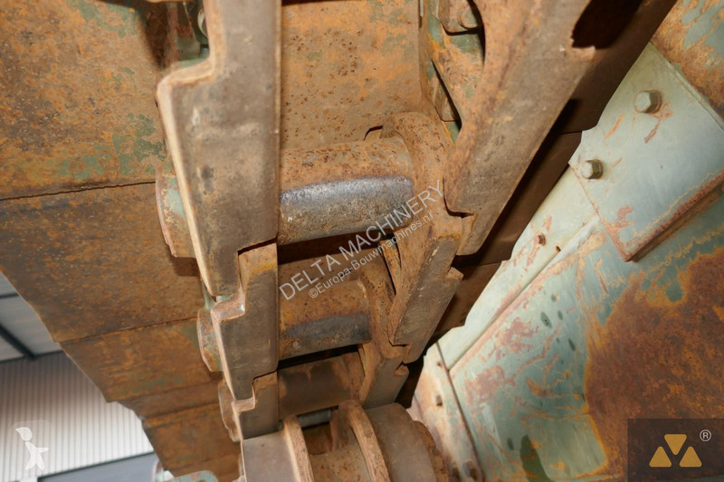 بلدوزر Caterpillar Ex-army