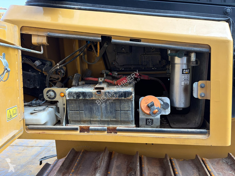بلدوزر Caterpillar D4 LGP 15A ( / 2)
