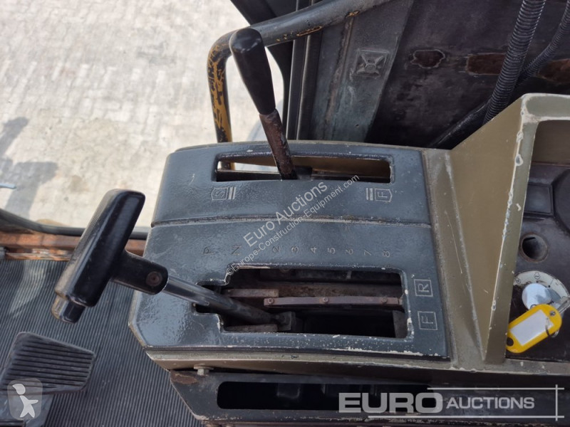Bulldozer Komatsu GD825A-2