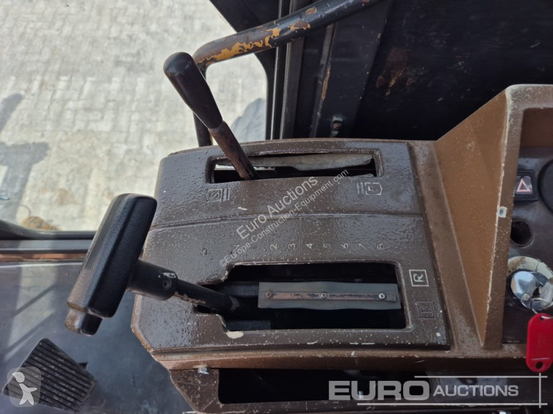 Buldozer Komatsu GD825A-2