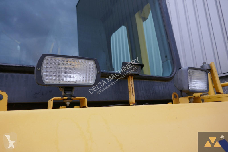 Buldozér Komatsu EO