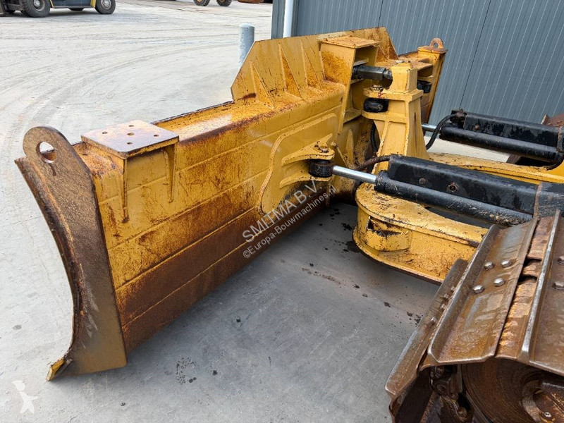 بلدوزر Caterpillar D6N
