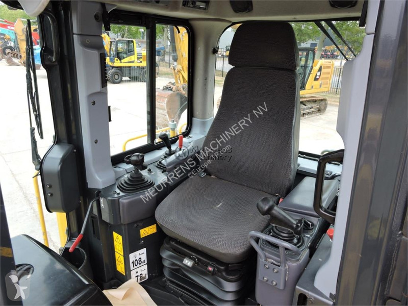 Buldozér Komatsu D65 PX ripper available