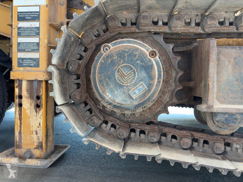 بلدوزر  Extec Screens & Crushers C12...