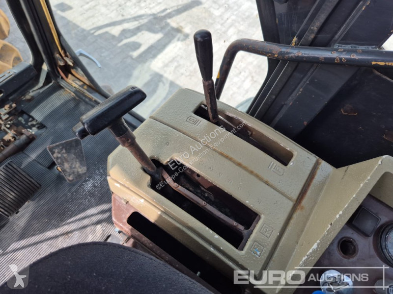 Buldozer Komatsu GD825A-2