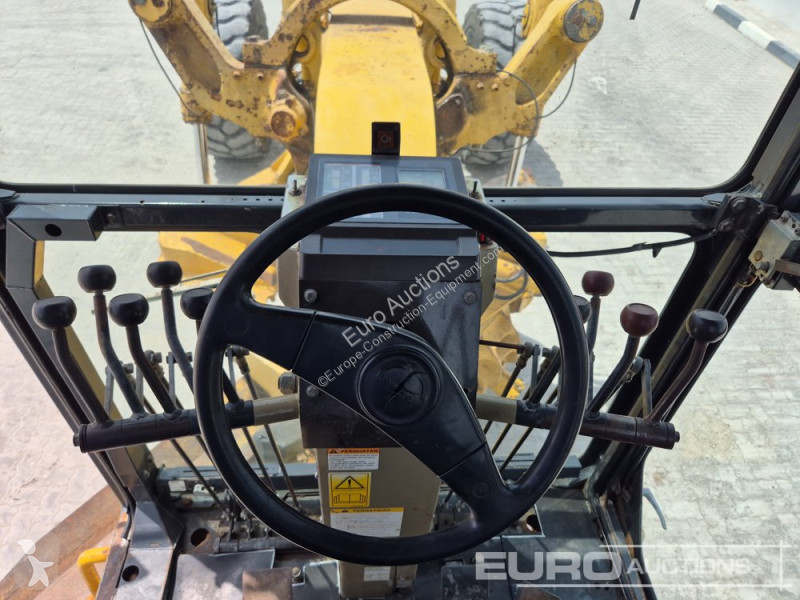 Buldozer Komatsu GD825A-2