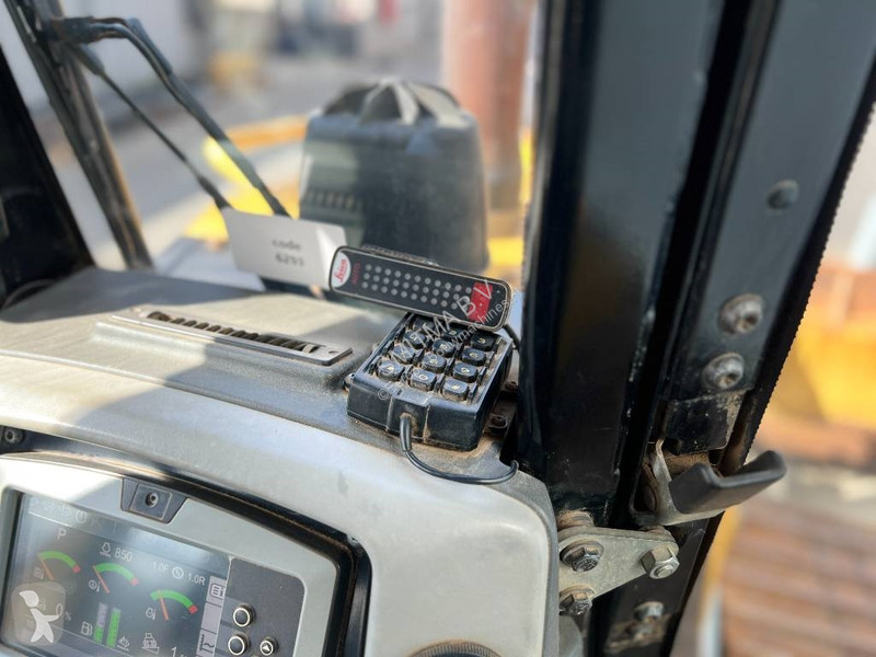 بلدوزر Caterpillar D6N