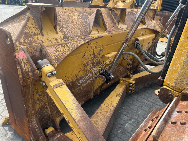 بلدوزر Caterpillar D6 XL next generation .